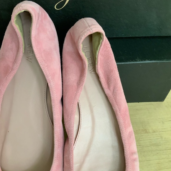 Pink suede flats with pointy toes & tassels - Picture 3 of 7